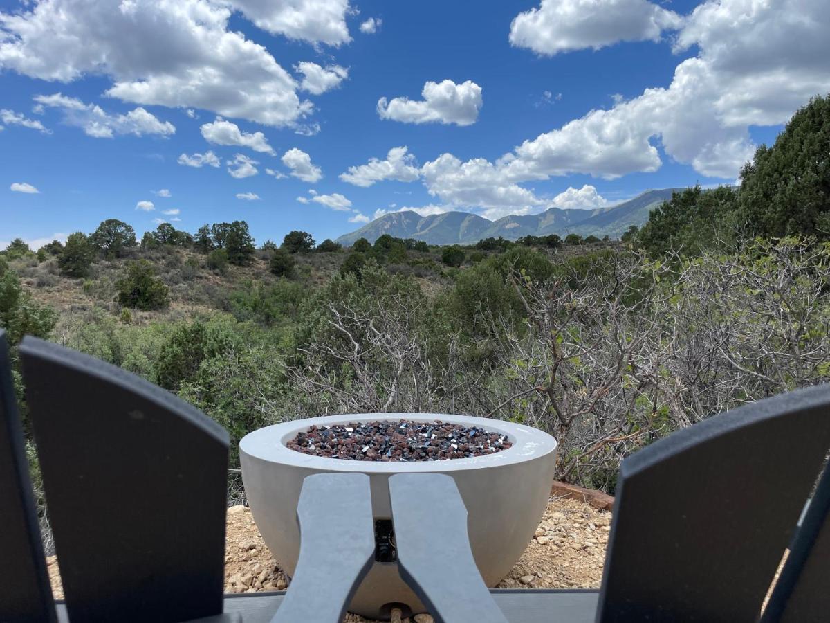 Canyon Rim Domes - A Luxury Glamping Experience!! 몬티첼로 외부 사진
