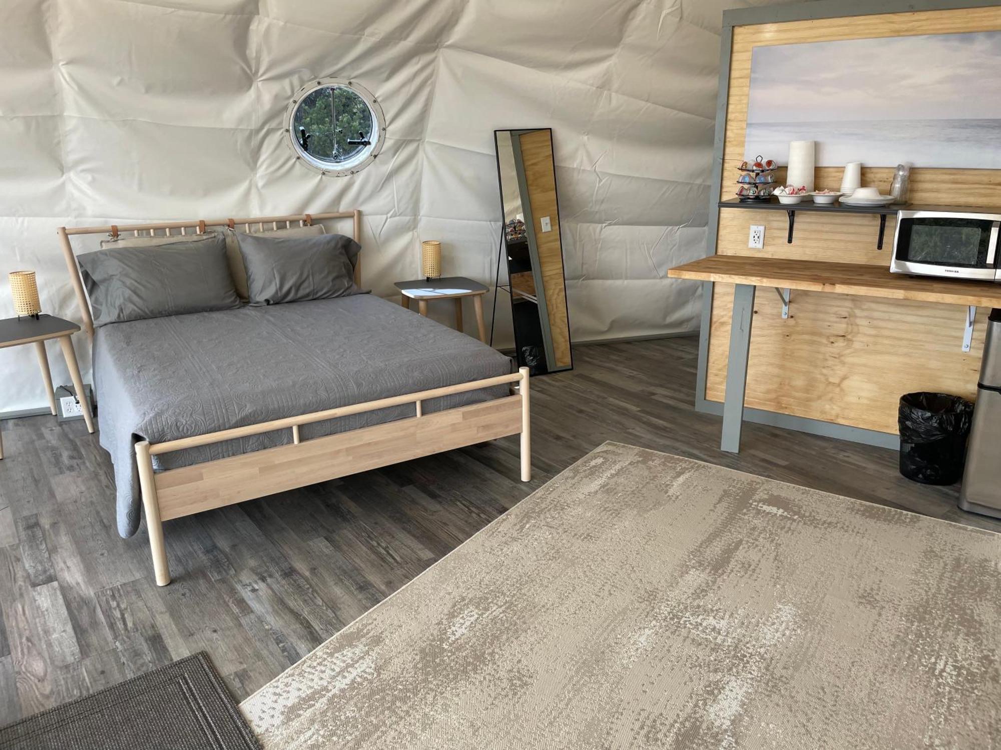 Canyon Rim Domes - A Luxury Glamping Experience!! 몬티첼로 외부 사진